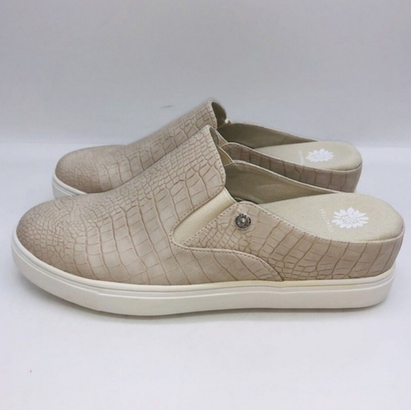 ☆☆☆FINAL PRICE☆☆☆    Yellow Box Meredith Ivory Slip-On Mules BNIB 10 - Picture 2 of 4